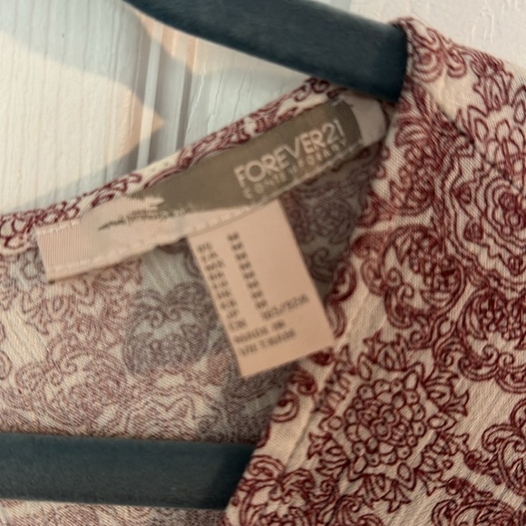 Forever 21 sleeveless V-neck top size M - Picture 3 of 10